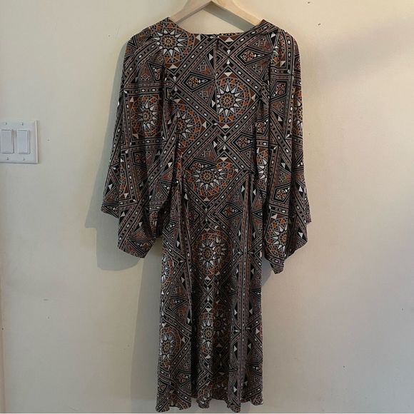 Nieves Lavi Damascus Kimono Dress - Picture 7 of 7